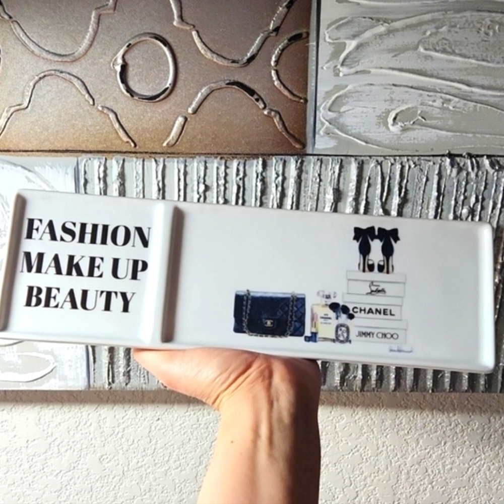 Fashion Makeup/jewelry tray Brand New